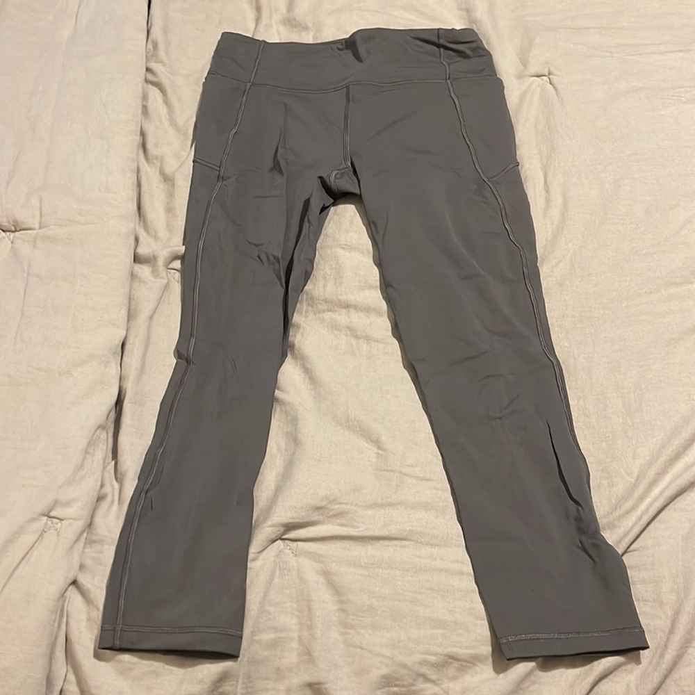 Like New Lululemon Final Lap Crop